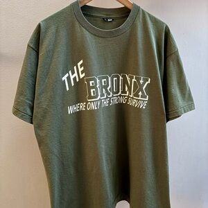The Bronx VTG 90s army green “Where the Strong Survive” Screen Stars t-shirt XL